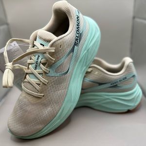 New! Salomon Aero Glide Running Shoes Women's Size US 7.5. Beige/Green 471226